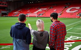 追梦将比肩库里，成为唯二代表勇士出战900场常规赛的球员